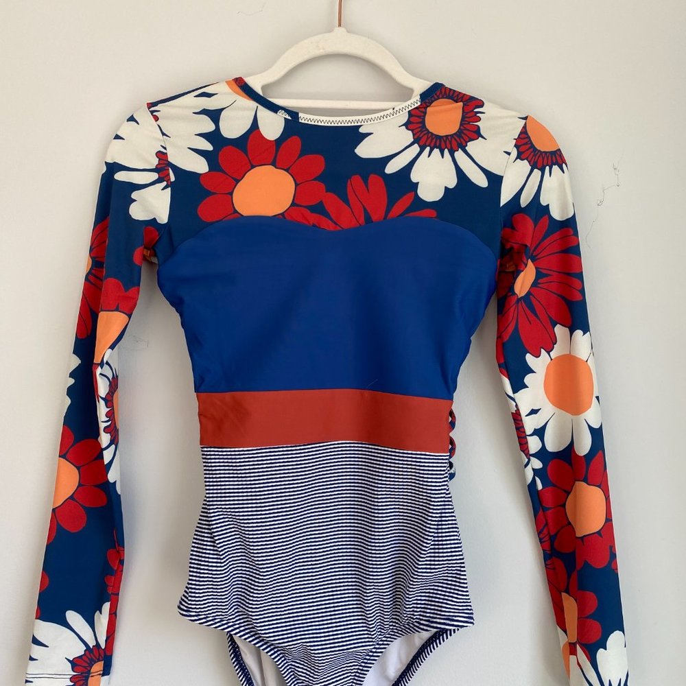 Seea Hermosa Long-sleeve Swimsuit Size Small